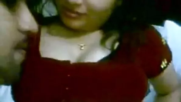 Біловолоса жінка подрочила собі в рот. секс сестри і брата