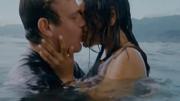 Хлопець вміло задовольнив smotret porno brat i sestra дівчину членом у різних позиціях.