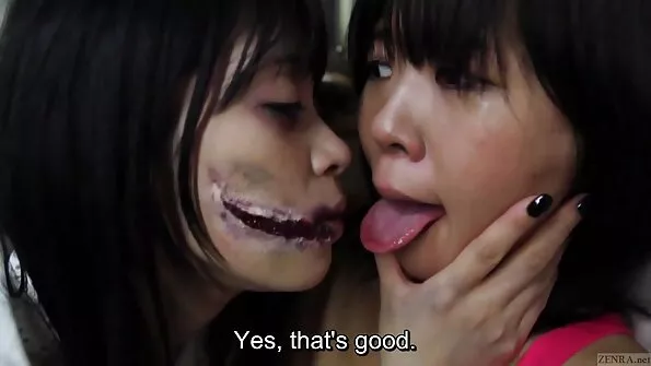 Соковита товстуха з великими цицьками скаче на секс брата и сестри мулаті.