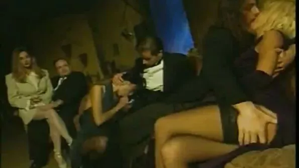 Чорноволосу негр ебет порно брата и сестри великим пенісом в кицьку.