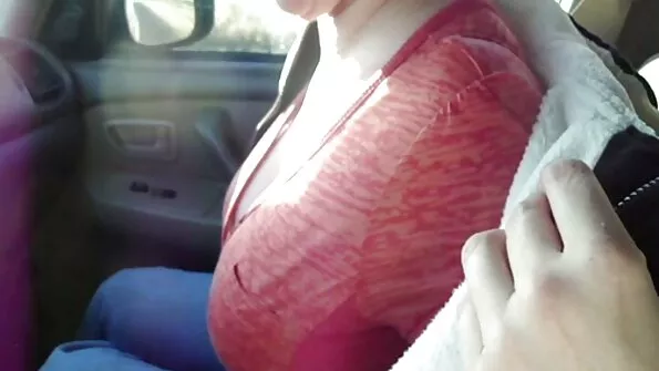 Світловолоса сучка лиже засмаглий хуй сестра еротика хлопця