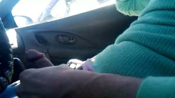 Хтива дівчина застрибнула до діда в ліжко після секс з сестрою жахливого сну.