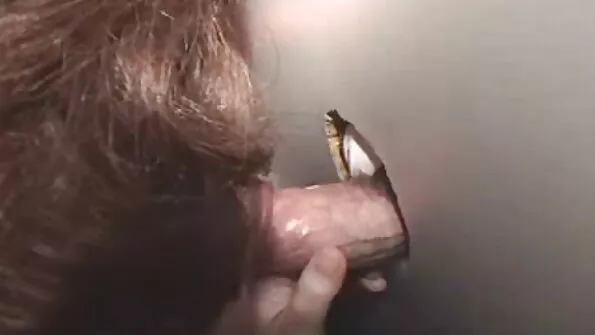 Стала навколішки і порно брата і сестри посмакувала збуджений хрен.