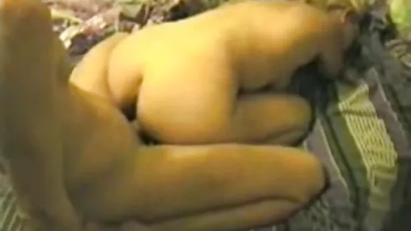 Гаряча соска з гарними очима дрочить секс з сестрою великий член.