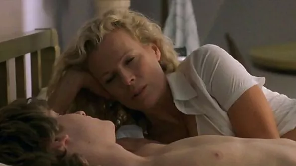 Прагнучи отримати оргазм трахнув порно брата і сестри блондинку в горло.