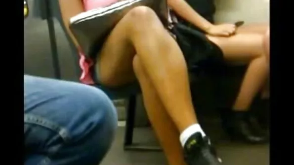 Накачаний мачо оприбуткував чорняву сучку. секс брата и сестри