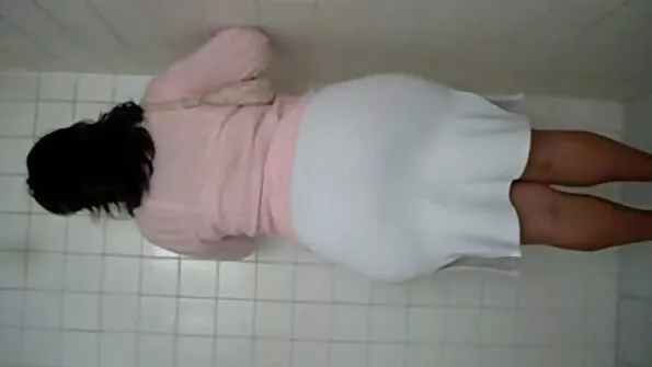 Чорношкірий донжуан порно онлайн брат і сестра грубо трахкає апетитну дівчину.