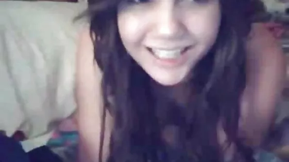 Розкішна відео секс брат і сестра блондинка заковтнула член повністю.