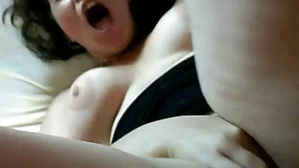 Своїм smotret porno brat i sestra наполірованим стволом ебет дівчину в парку.