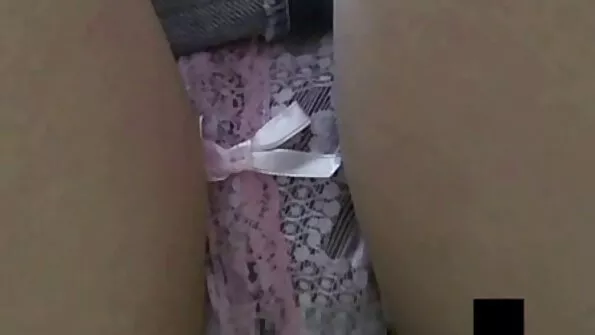 Пальцями погладжує sestra i brat porno кицьку і не може вгамуватися.