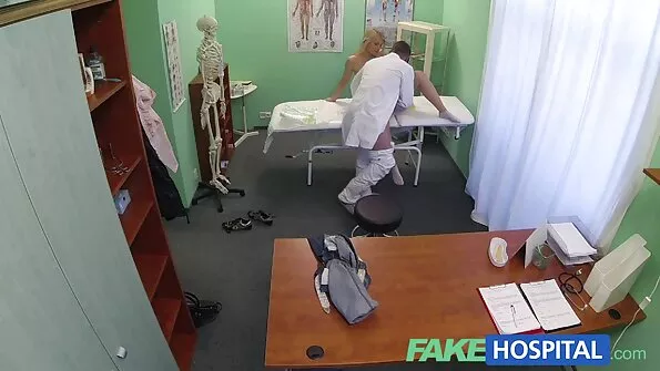 Молодий енергійний чувак натягнув жінку відео секс брат і сестра на хуй