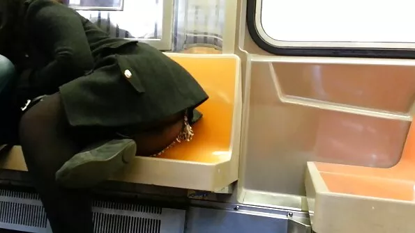 Струнка брюнетка секс сестри Лексі Лайос уподобала великий стовбур свого братика.