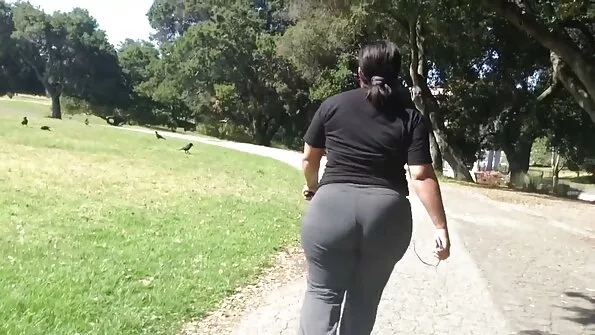 Дівчина шалено скучила за членом свого молодого чоловіка. porno film brat