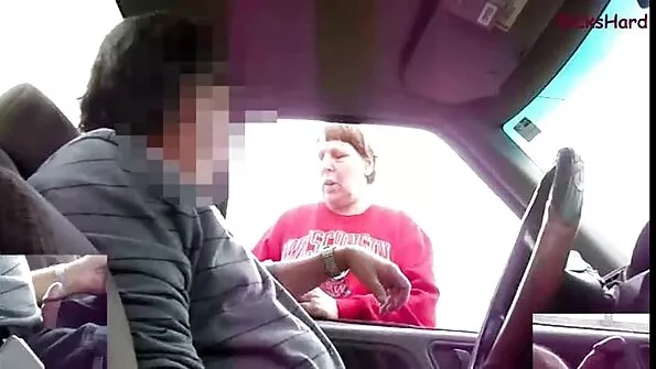 Збуджена секс відео брат і сестра милочка трахнула з масажистом.