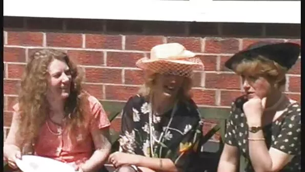 Милашки грайливо задовольняють хлопця і себе у секс відео брат і сестра тому числі.