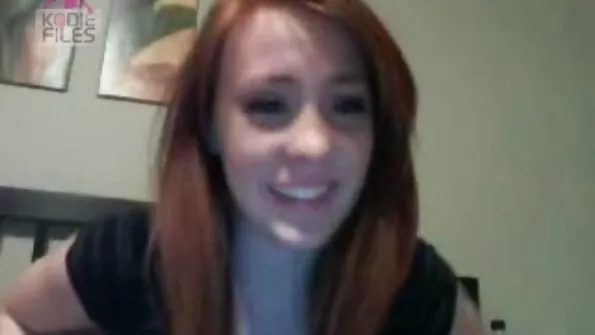 Чарівна білява теличка порадувала хлопця мінетом. порно сестри і брата