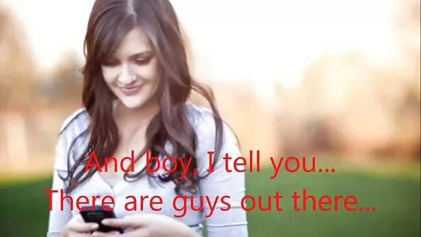 Спекотна пустунка вставляє сестра porn пальчики в пілотку вдома.