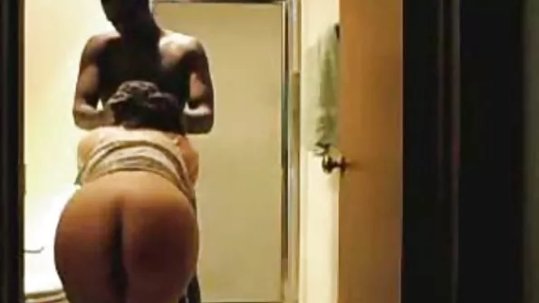 Підступна подруга мастурбує порно брат з сестрою мокру кицьку вібратором.