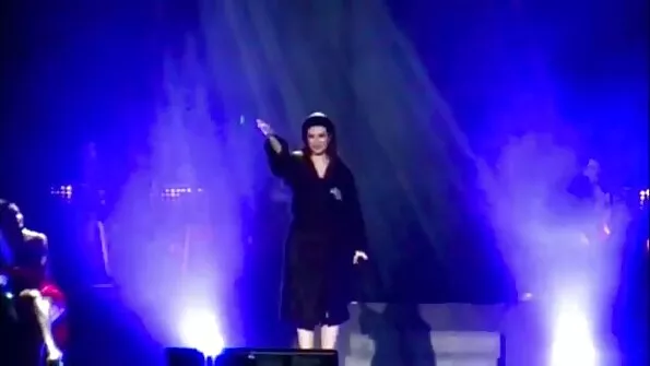 Чоловік роздягається і жорстко проникає в горло секс відео брат і сестра