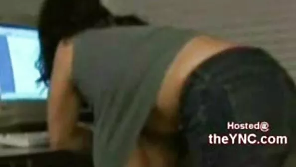 Просто в сауні дівчина соснула sestra porno мужику хуй.