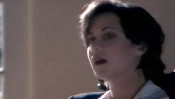 Мужлан збризнув брат і сестра секс на обличчя красуні після статевих зносин.