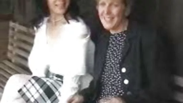 На Валентинів день порно сестри хлопці подарували дівчатам секс.