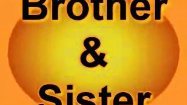 Сестричка розсунула ніжки перед старшим братом прямо на секс с сестрою кухні.