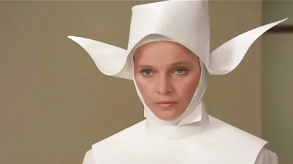 Снігуронька бере в рот секс з сестрою кривий член партнера.