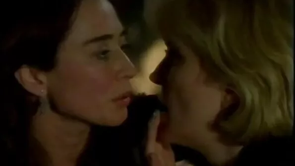 Вибрала відповідну диспозицію порно з сестрами та наставила смачний попец.