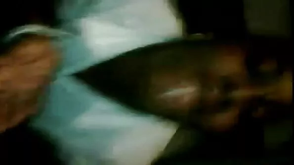 Приятель смажить у ліжку худеньку сучку. порно брат з сестрою