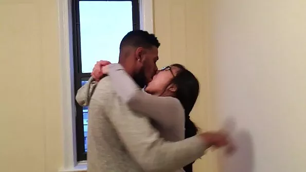 Чотирьохока студентка porno sex sestra бере в рот у досвідченого хахаля.