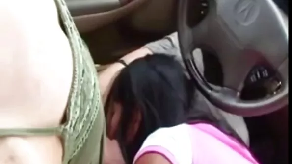 Жінка з двома сестри секс мужиками чудово проводить дозвілля