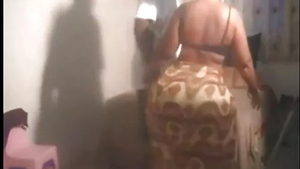 Величезний кінець дівчина прийняла з справжнім порно брата и сестри благоговінням.