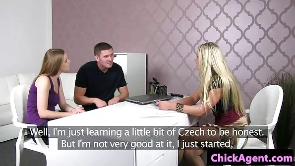 Солоденька полуничка порно брат і сестра накинулася на чорний перець