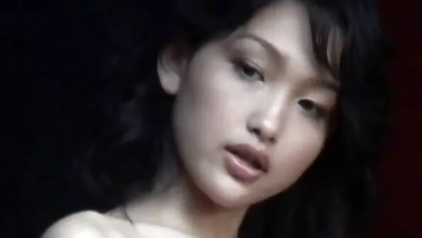 Нетерпляча в інтимі дівчина трахкає в парку секс відео брат і сестра