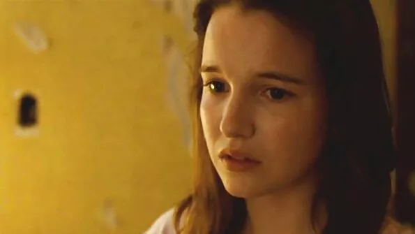 Сексуальна студентка дрочить кицьку і пише порно сестра з братом активно.