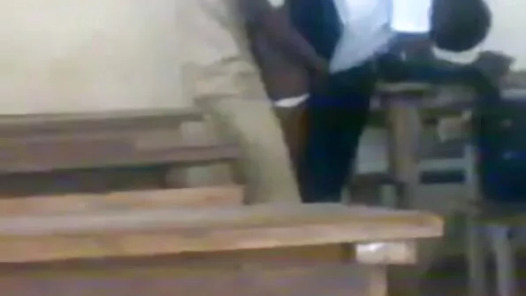 Мастурбує після гімнастики легковажну вагіночку. порно брат і сестра