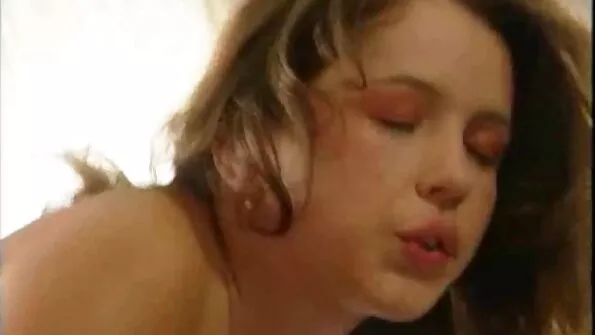 Схвильований чоловік приїхав до порно брат з сестрою коханки за сексом.