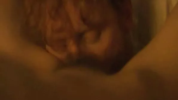 Уважний хлопчина полизав очко перед порно сестри і брата трахом.